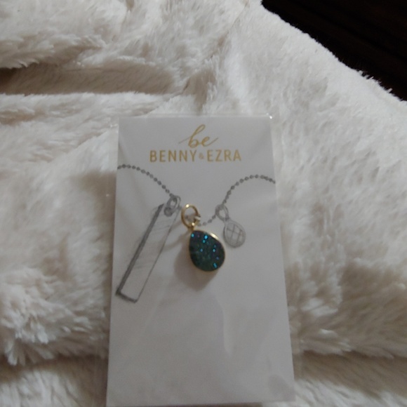 Pendant - Picture 2 of 2